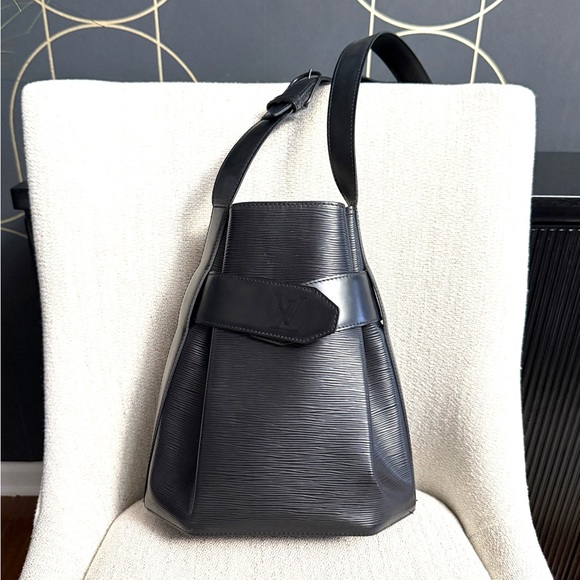 Authentic Louis Vuitton Sac de Paul PM shoulder bucket bag black Epi leather - Picture 2 of 16